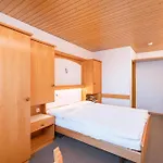 Hotel Parnass 3*