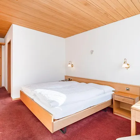 Parnass Hotel 3*