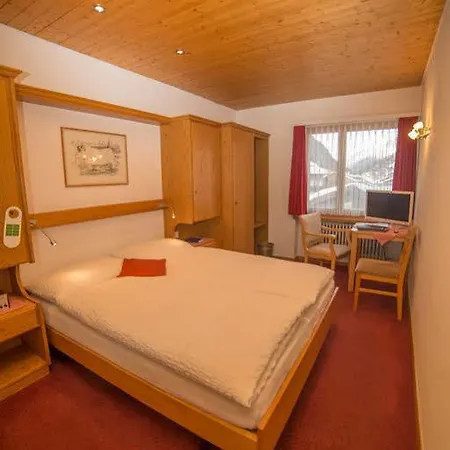 Parnass Hotel 3*